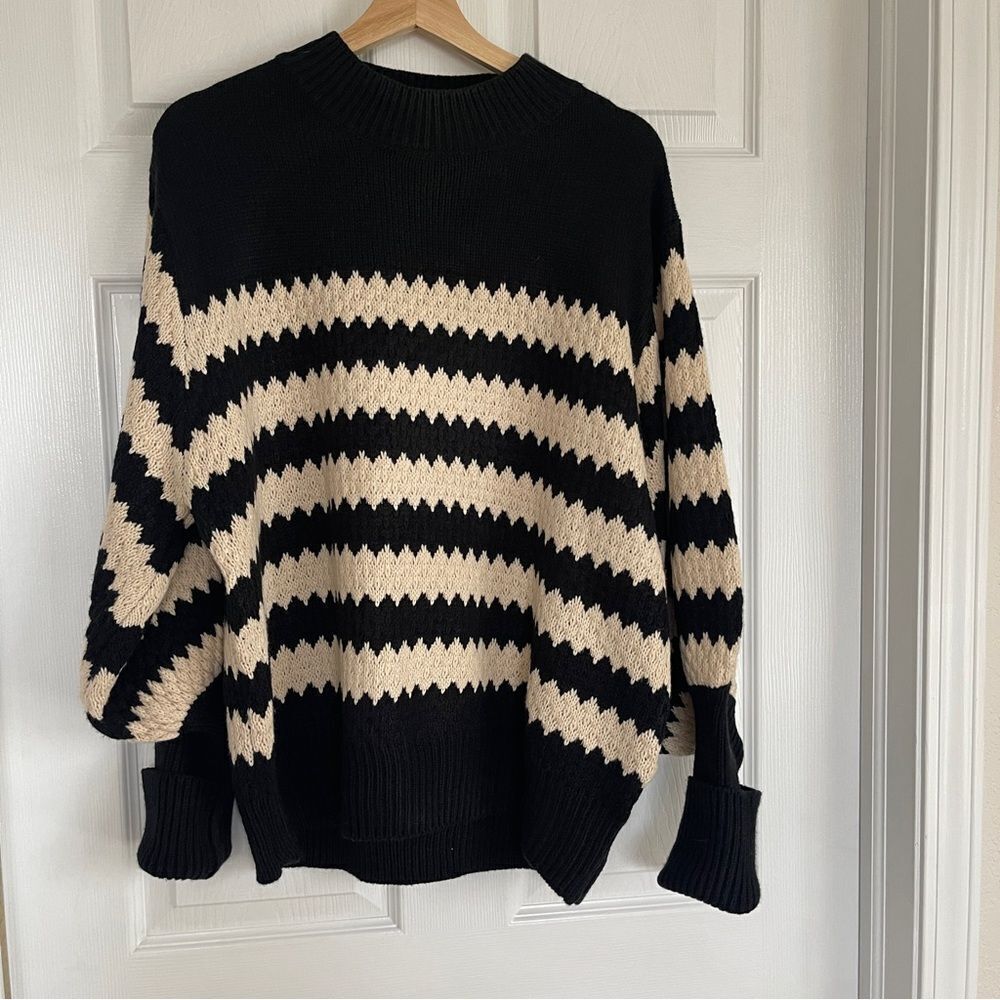 Vine & Love Striped Sweater Sz M NWOT - Picture 2 of 8